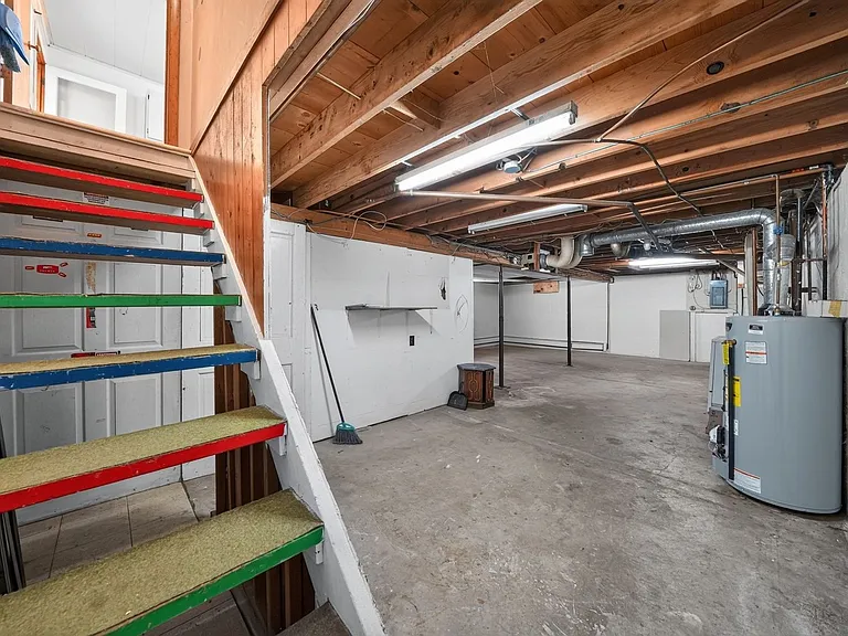 11 Spencer Ave — Photo 33