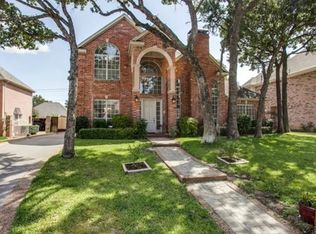 2118 Royal Dominion Ct, Arlington, TX 76006