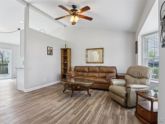 4th image of 174 Christina Marie Dr