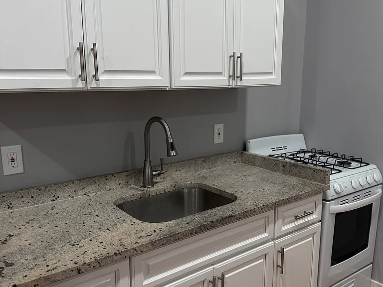 47 West St #2 — Photo 3