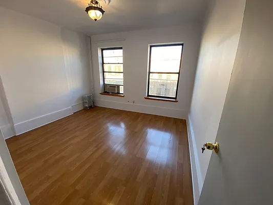 Sold by Voro, LLC | media 8