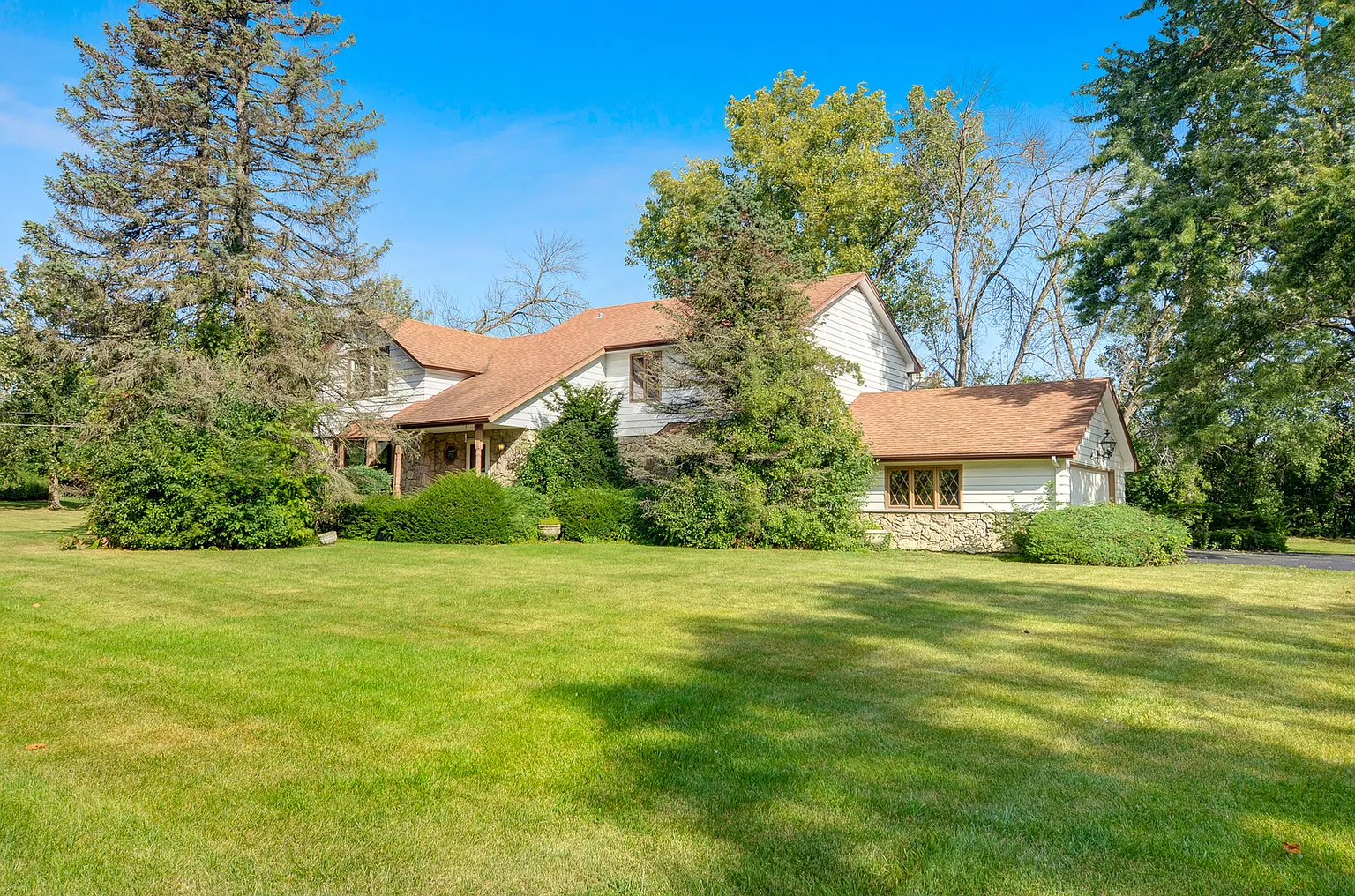 408 Canterberry Ln photo 1