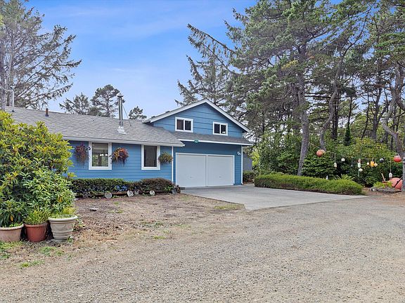 4th image of 5825 Roma Ave
