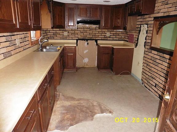 4th image of 303 E Pleasant
