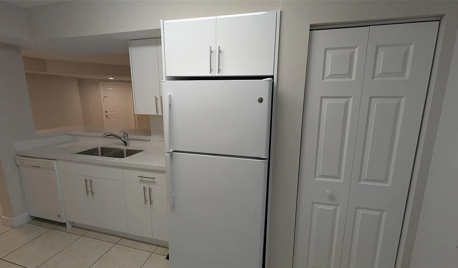 3 bed, 1400 sqft, $2,900 — Photo 3