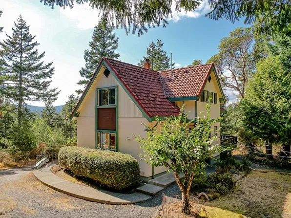 620 Tammy Pl, Highlands, BC V9B 6E9