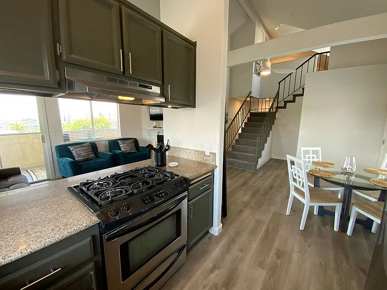 240 Dahlia Ave #C — Photo 11