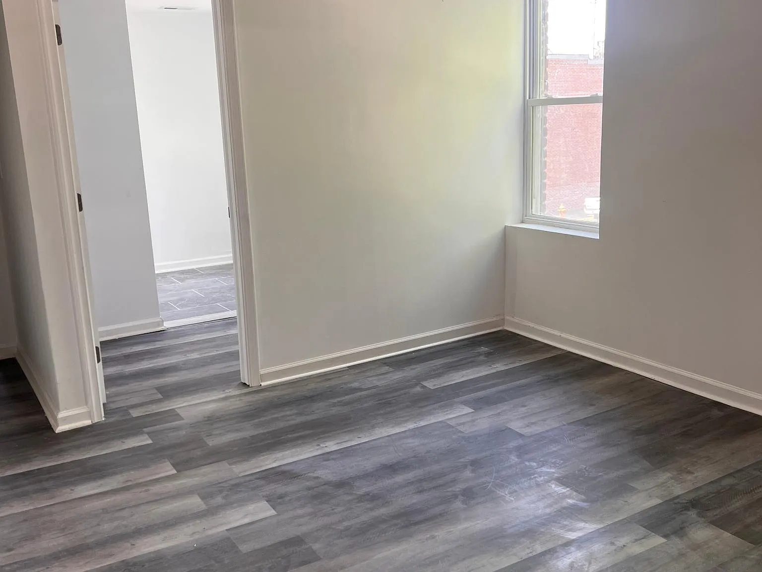 229 N Curley St — Photo 4