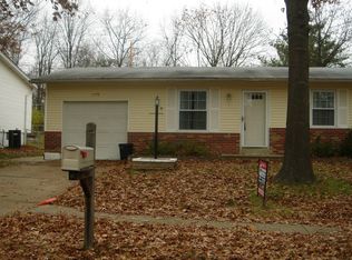 477 Burncoate Dr, Saint Louis, MO 63129