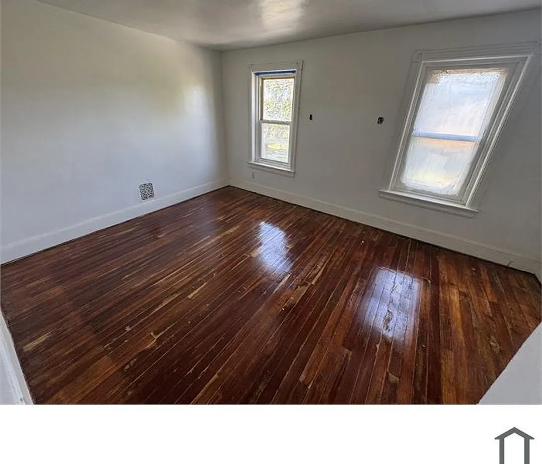 330 Walnut St — Photo 4