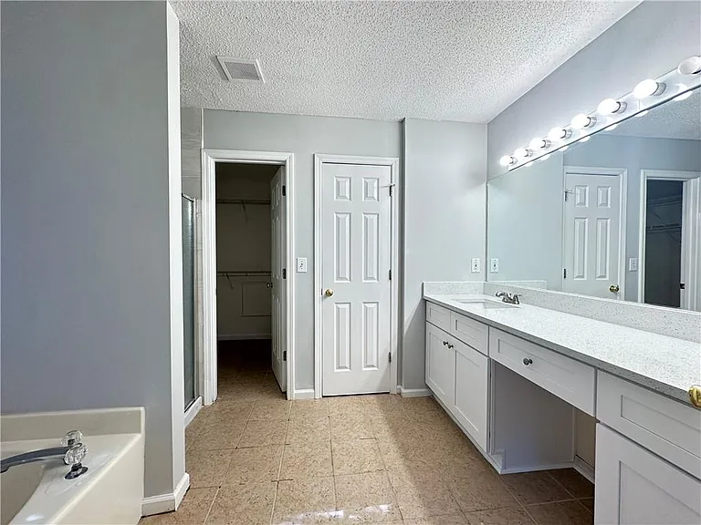 11900 Carriage Park Ln — Photo 14