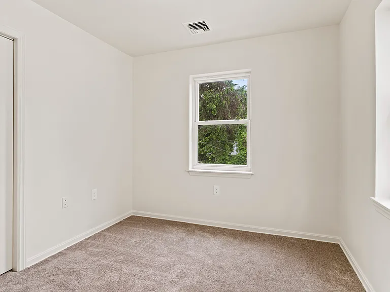41 N 16th St — Photo 6