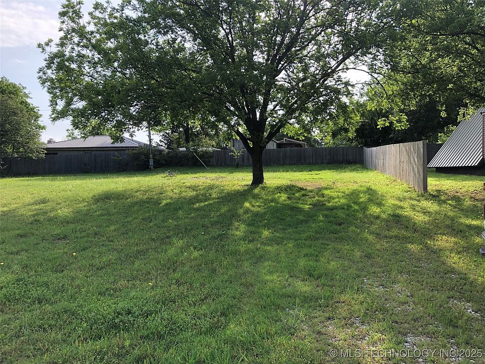 1st image of 7320 Woods Ln