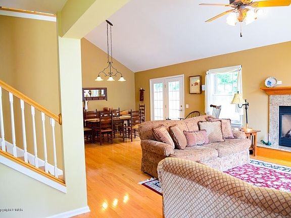 5th image of 524 Woodhaven Ln