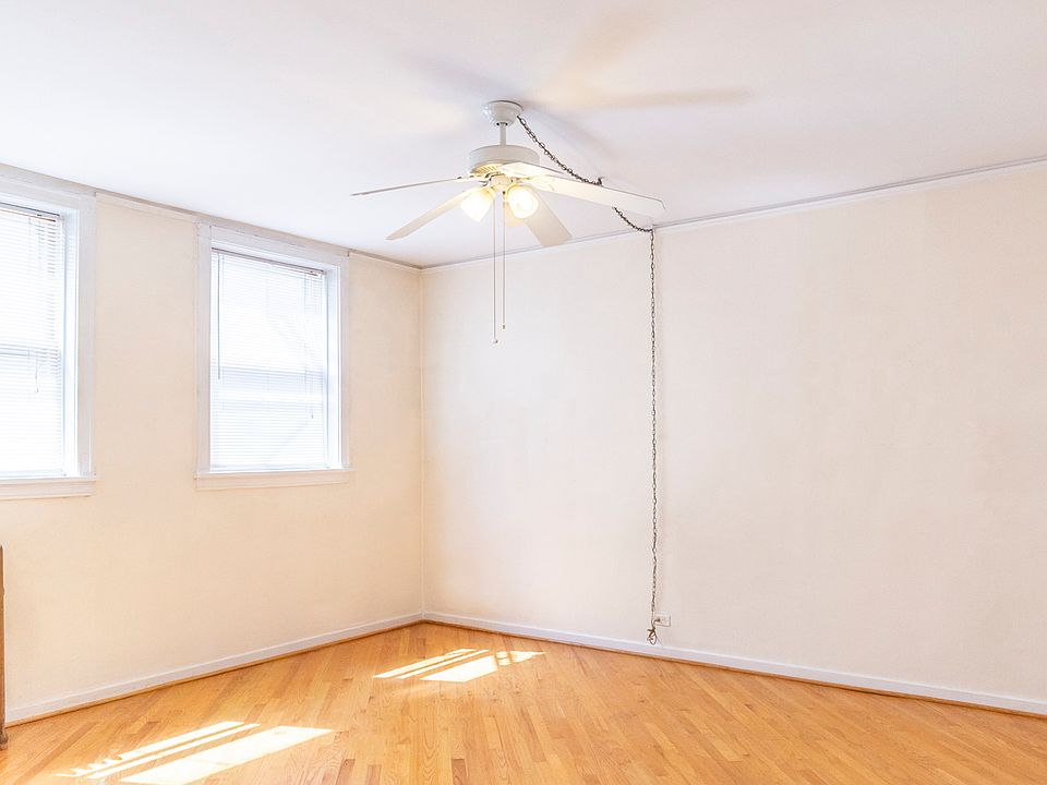 1st image of 1020 W Ardmore Ave APT 204