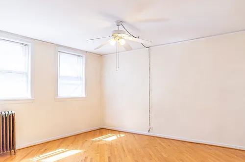 1020 W Ardmore Ave #204 Photo 1