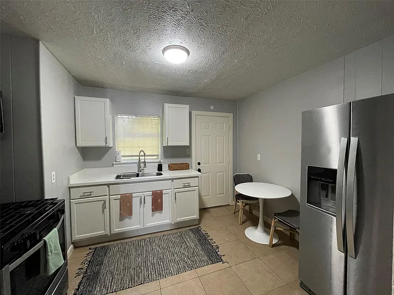 2409 Bastrop St #2 — Photo 3