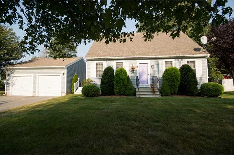 1st image of 38 Basswood Dr