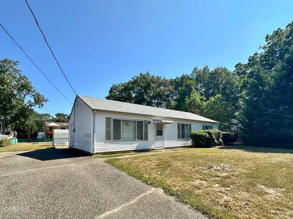 33 Pine Tree Drive, Bayville, NJ 08721