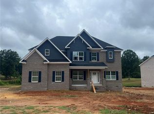8106 Back 9 Dr #47, Stokesdale, NC 27357