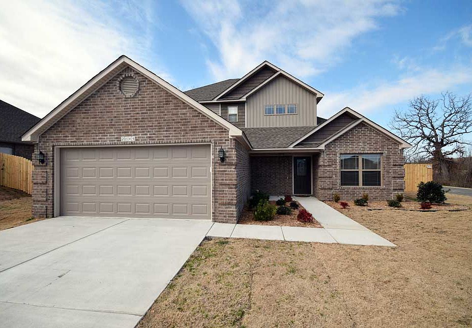 1st image of 2845 Gladstone Dr