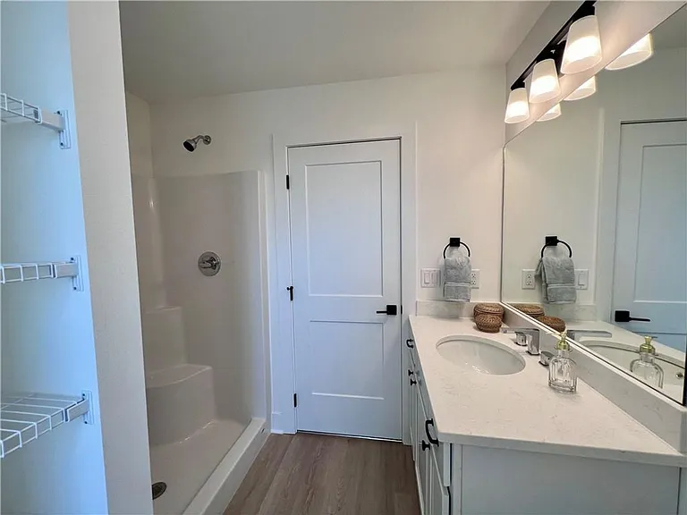 Walnut Crest Townhomes - BRAND NEW — Photo 8