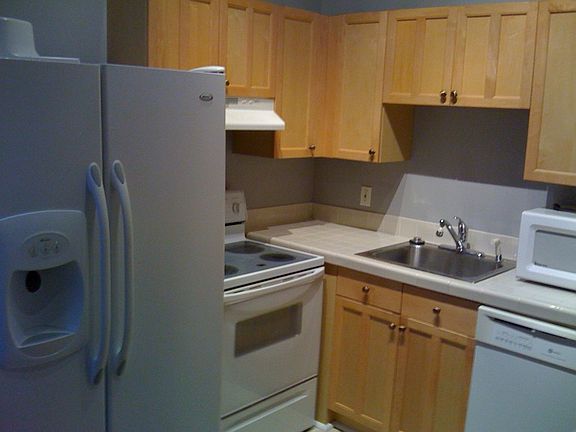 4th image of 535 Napoleon Ave