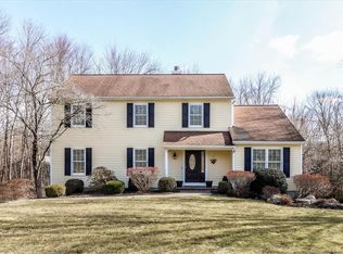 1 Red Barn Ln, Brookfield, CT 06804