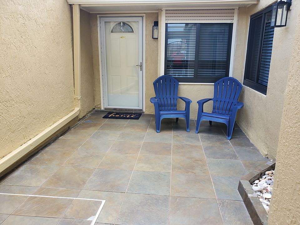 Entry to private courtyard