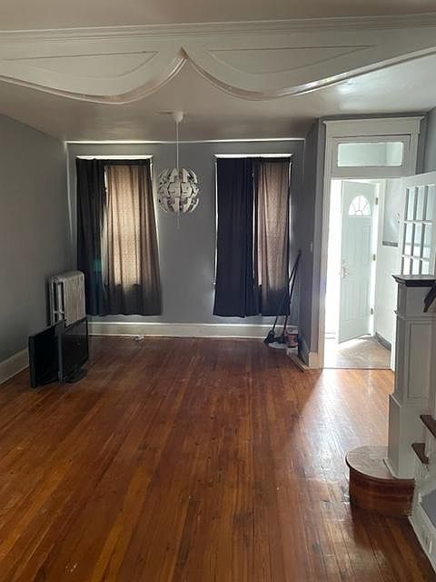 2nd image of 3050 Livingston St