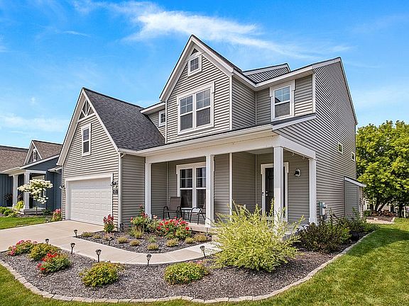 3rd image of 6721 Craftsman Square Dr NE