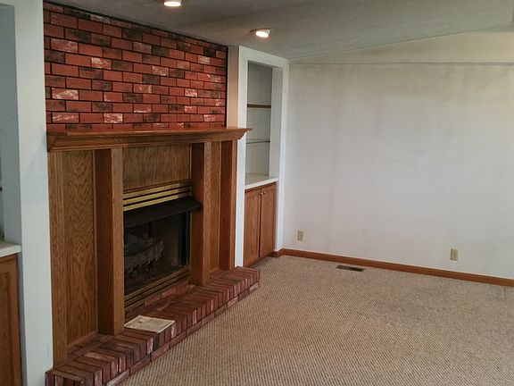 3rd image of 4 Westport Cir