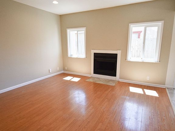5th image of 2700 Barcelona Cir