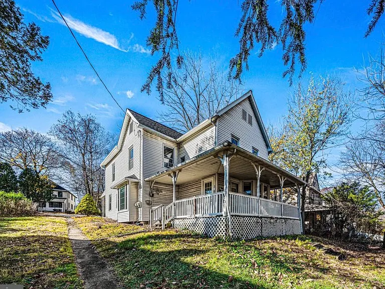 106 N Valley Rd #A — Photo 1