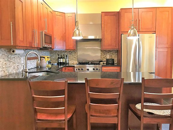 5th image of 297 Montgomery St APT 4W