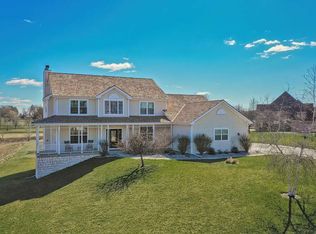 8773 Country Shire Ln, Spring Grove, IL 60081