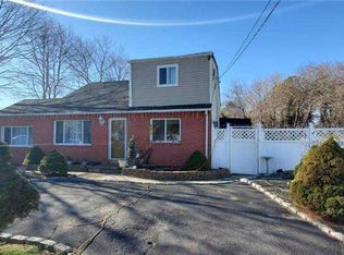 710 Provost Ave, Bellport, NY 11713