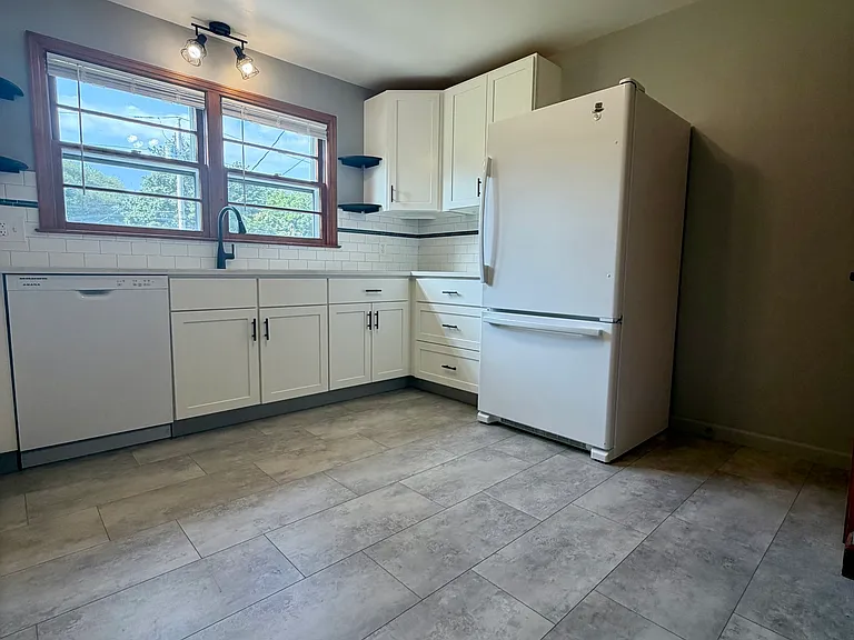 110 Collett St — Photo 7