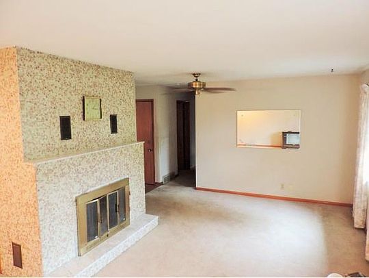 4th image of 25 Edgewood Dr