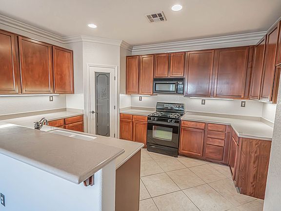 5th image of 27398 Coldwater Dr