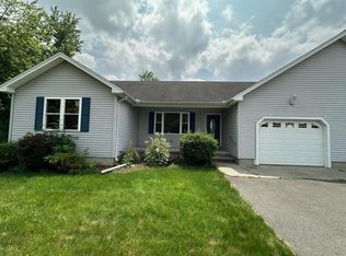 71 Shaw Park Ave #73, Chicopee, MA 01013