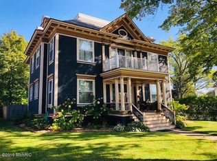 302 N Harrison St, Ludington, MI 49431