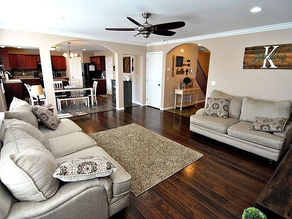 3rd image of 10583 Pepperwood Dr