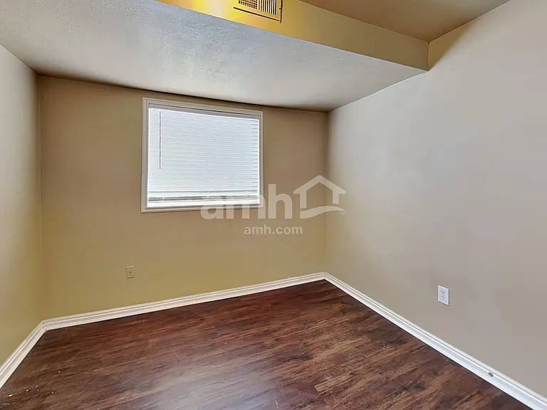 1251 S 820 W — Photo 17