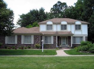 10405 N Canton Center Rd, Plymouth, MI 48170