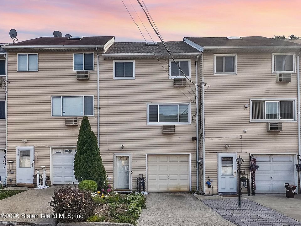 1st image of 121 Clark Ln
