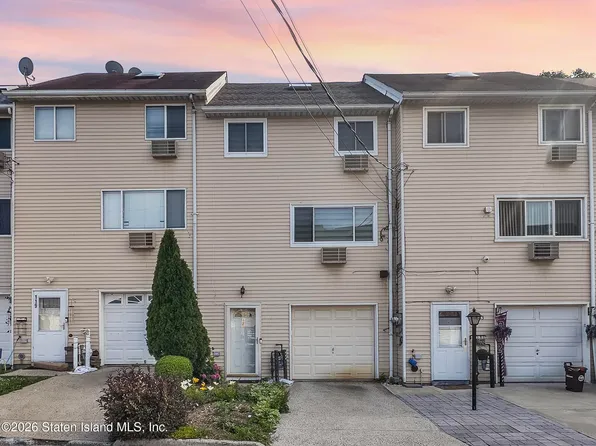 121 Clark Ln, Staten Island, NY 10304
