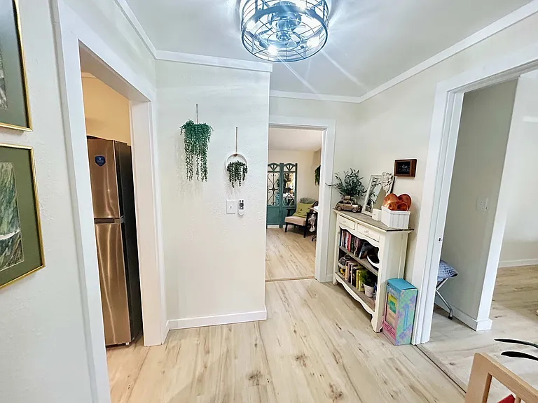 1021 W Mill Ave — Photo 17