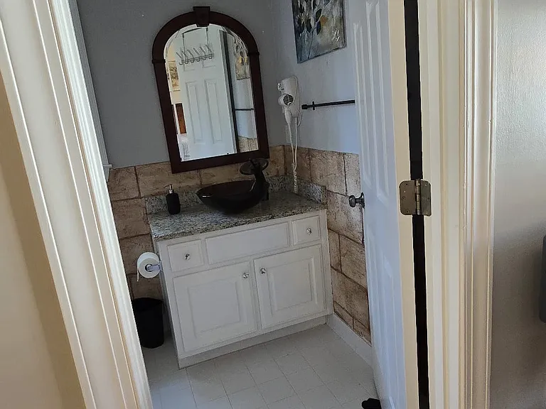 1435 Hedgewood Ln NW — Photo 11