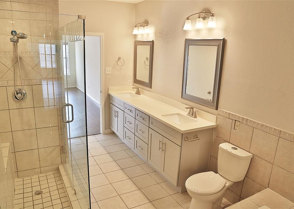 1st image of 3092 Holly Hall St